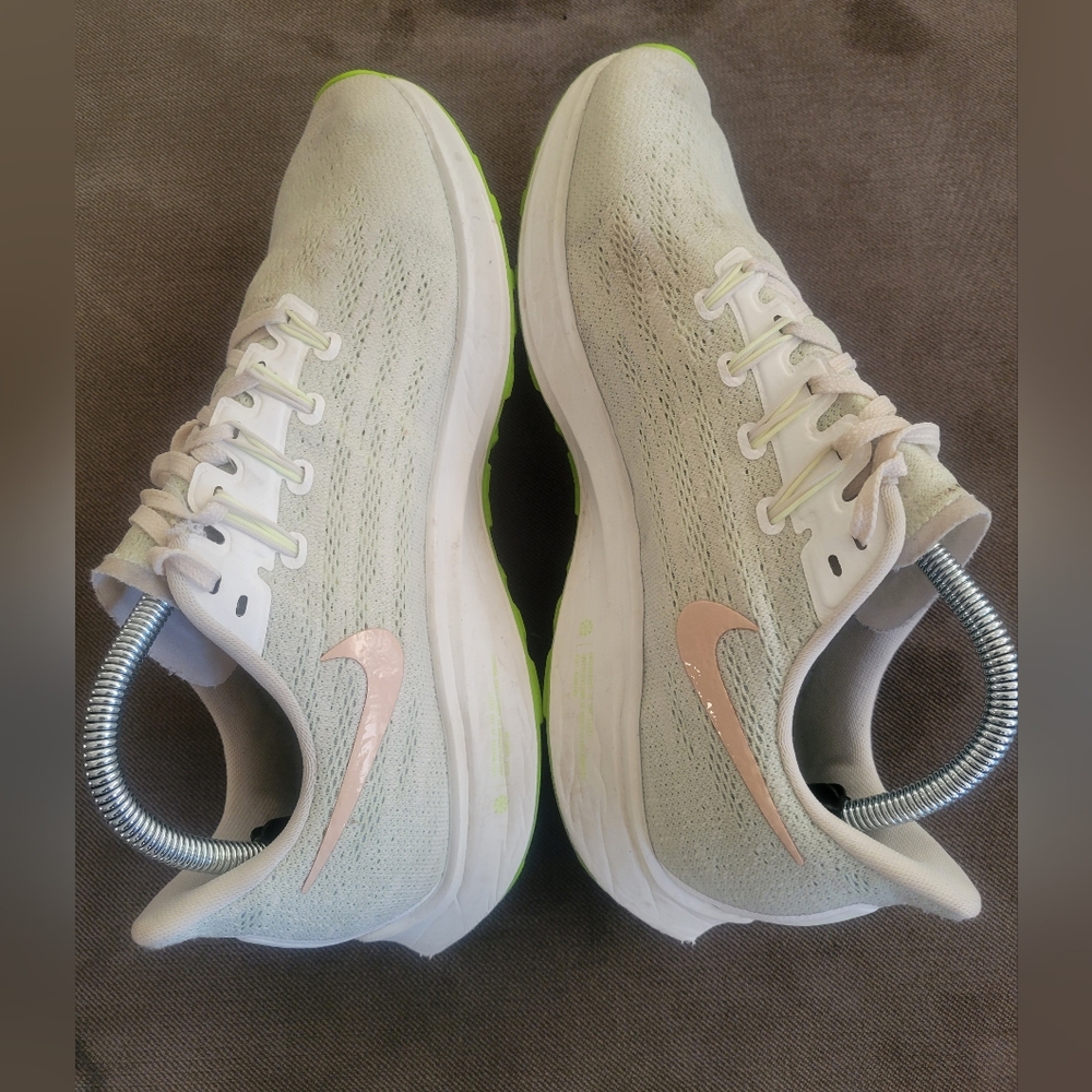 Nike Air Zoom Pegasus Womens 10 Running Shoes Sneaker Jogging Green Volt/Beige - Picture 5 of 8